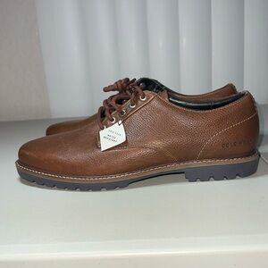 COLE HAAN WATER RESISTANT NEW, size 10, very comfy, last one!